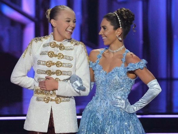 JoJo Siwa Rocks 'DWTS' in Prince Charming Role; Twitter Thrills