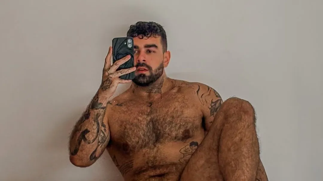 X Marks the Spot with Matheus Reis' Leather Covers